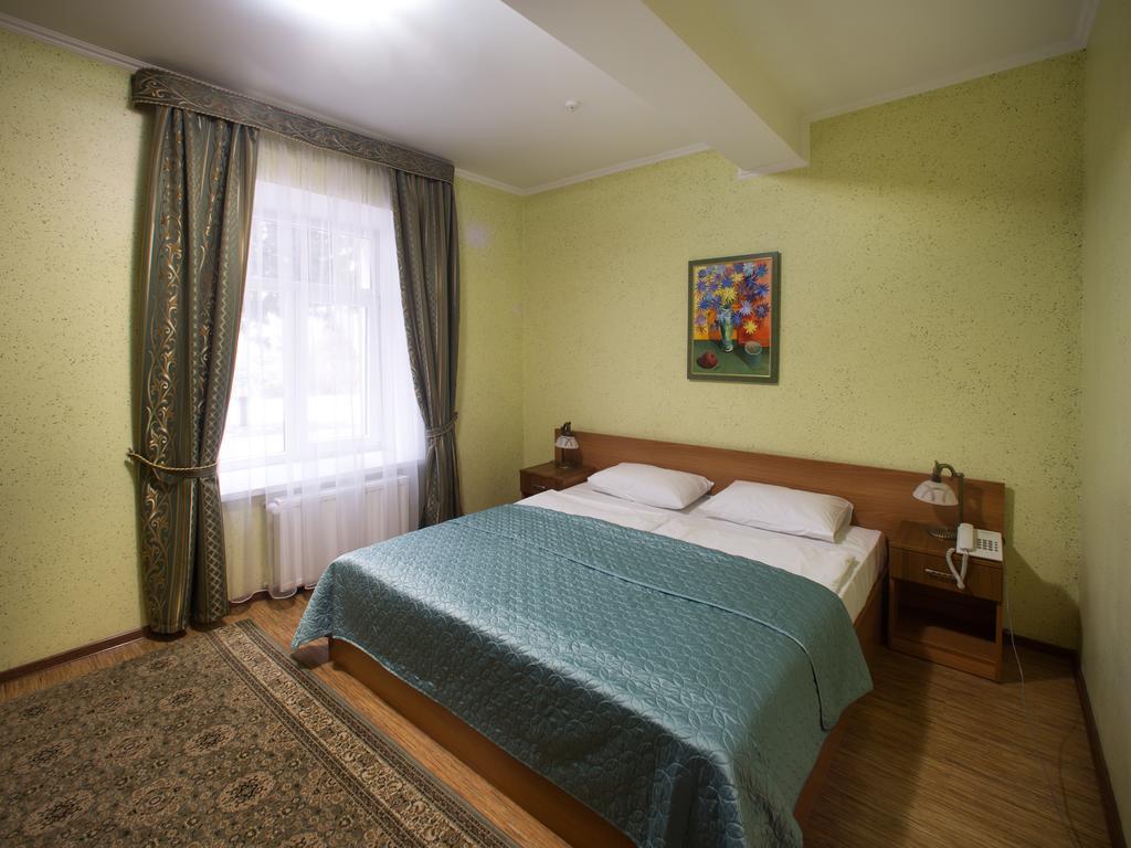 Gala Hotel Камианец-Подилский Стая снимка