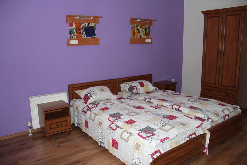 Gala Hotel Камианец-Подилский Екстериор снимка